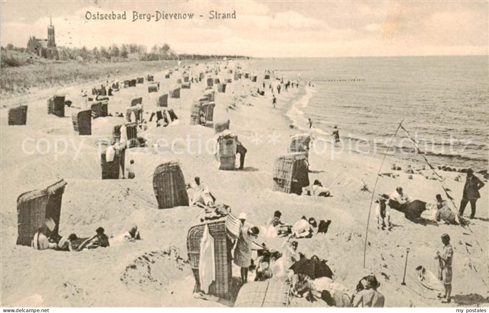 73822765 Berg-Dievenow Pommern Dziwnow PL Strand  - Poland