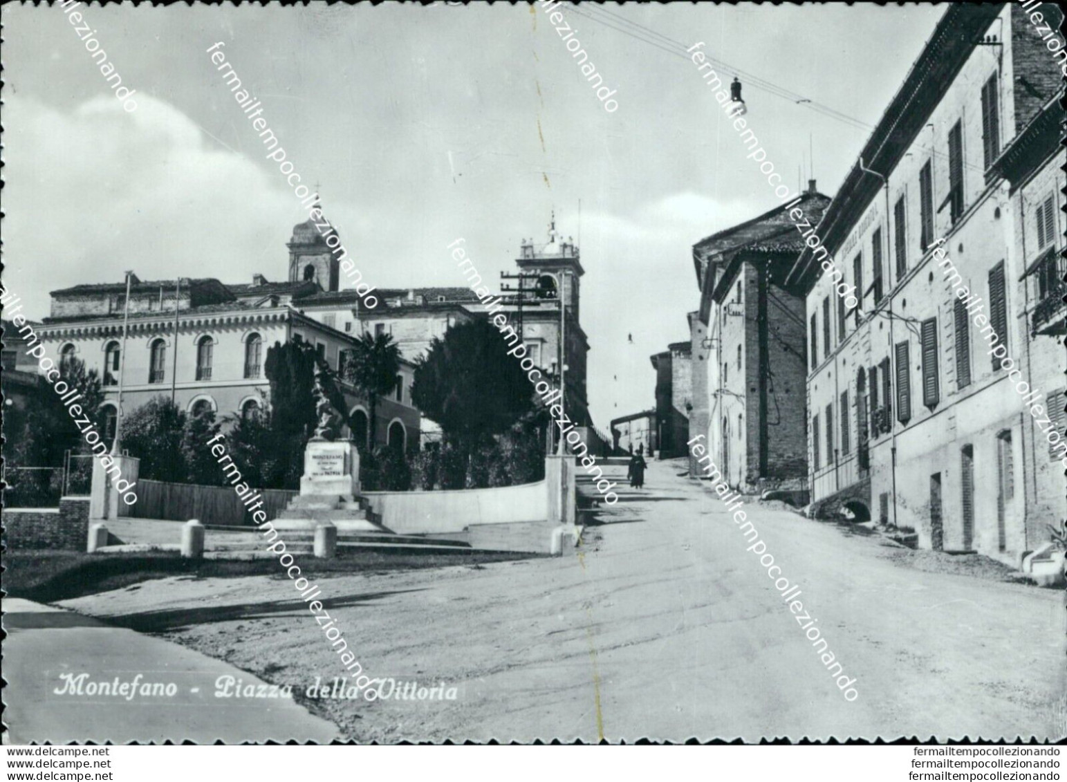 Bf519 Cartolina Montefano Piazza Della Vittoria Provincia Di Macerata - Macerata