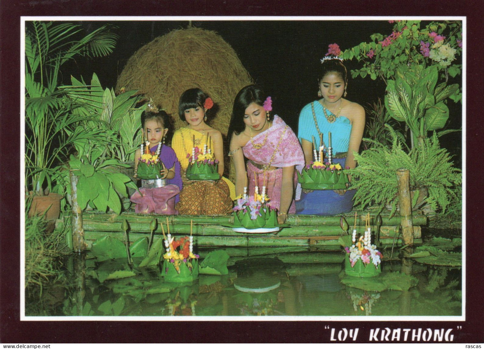 CPM - P - THAILANDE - LOY KRATHONG FESTIVAL IN FULL MOON NIGHT OF NOVEMBER - THE THAI GIRL IN TRADITIONAL COSTUME - Thaïlande