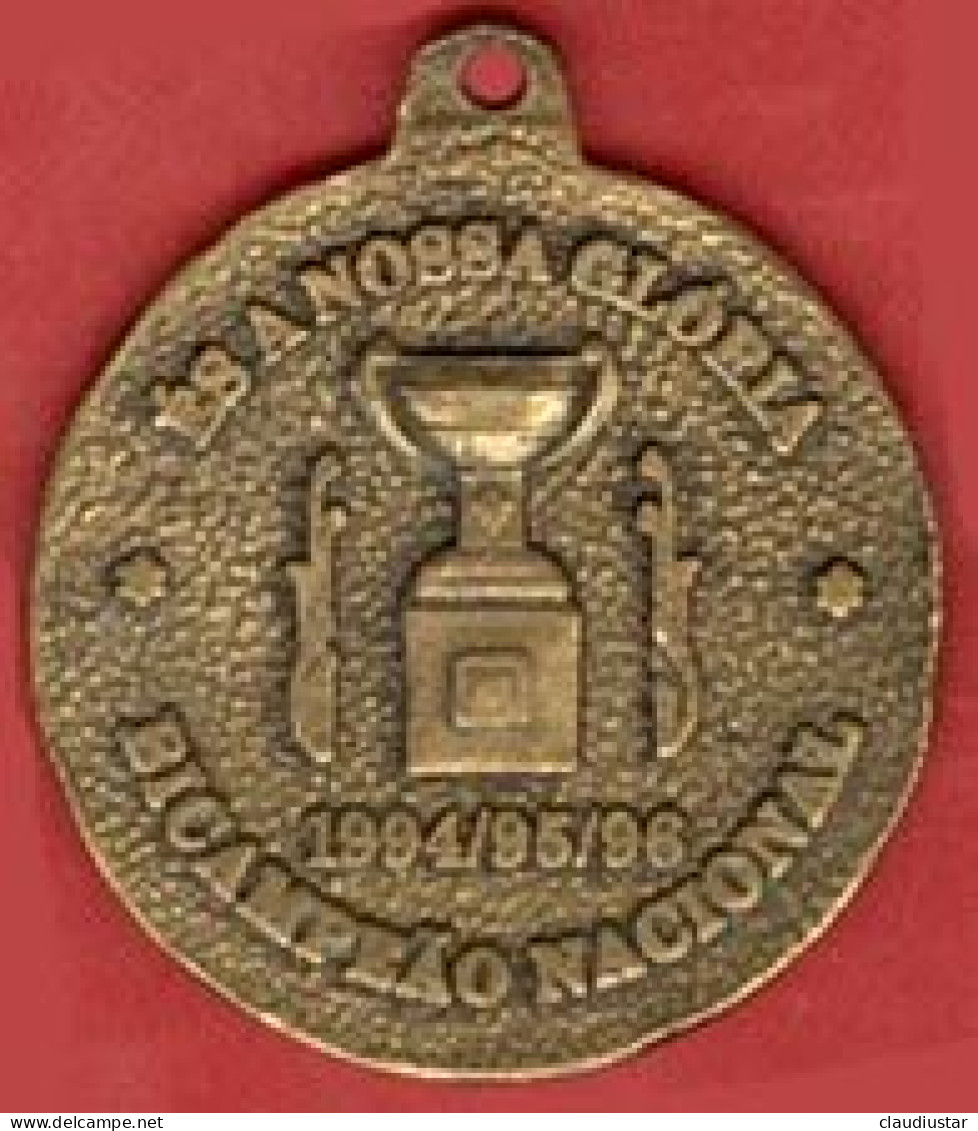 ** MEDAILLE  FOOT  CLUB  PORTO  1994 - 95 - 96 ** - Autres & Non Classés