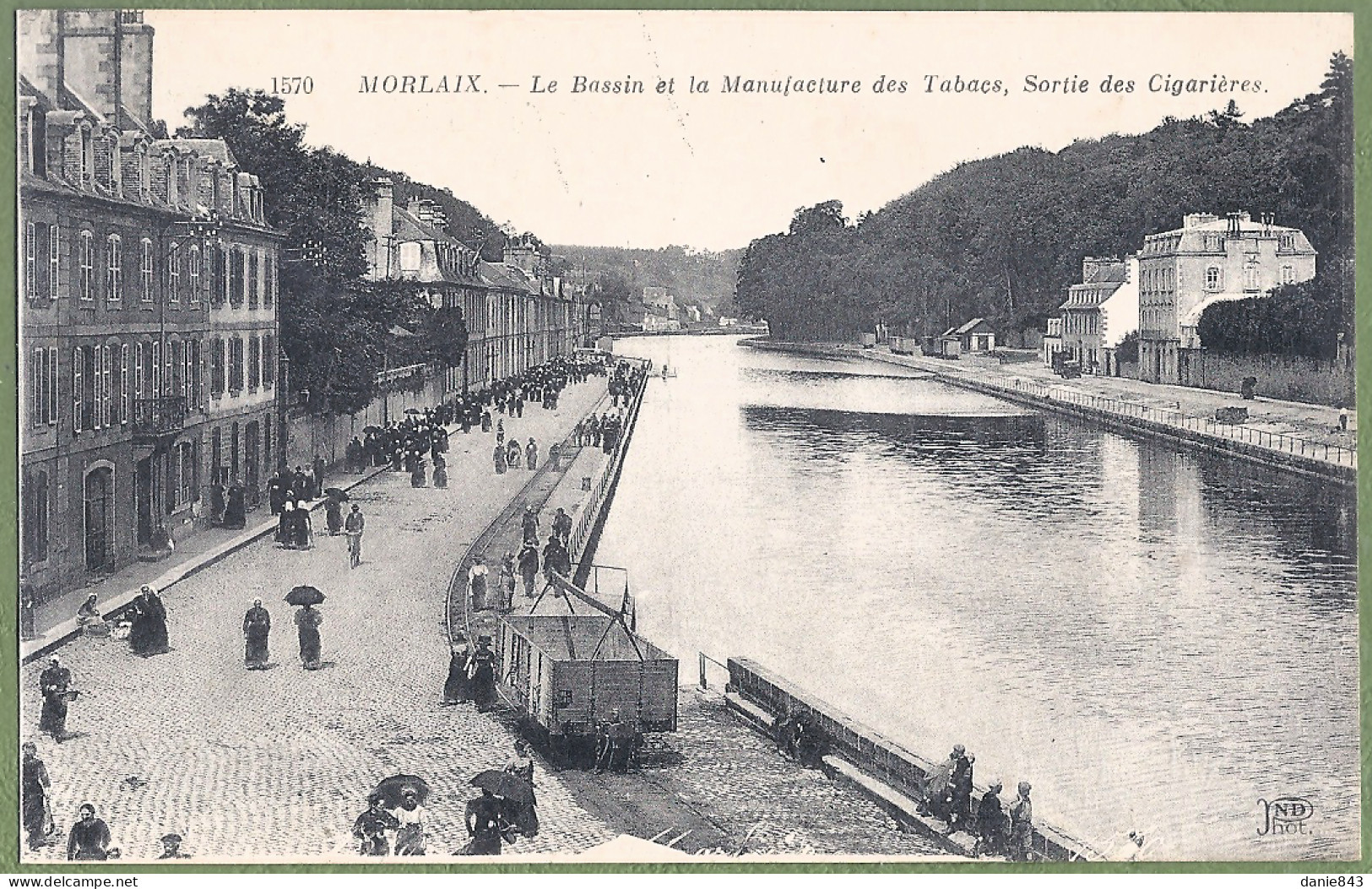 CPA - FINISTERE - MORLAIX - BASSIN & MANUFACTURE DES TABACS, SORTIE DES CIGARIERES - Belle Animation Sur Le Quai - Morlaix