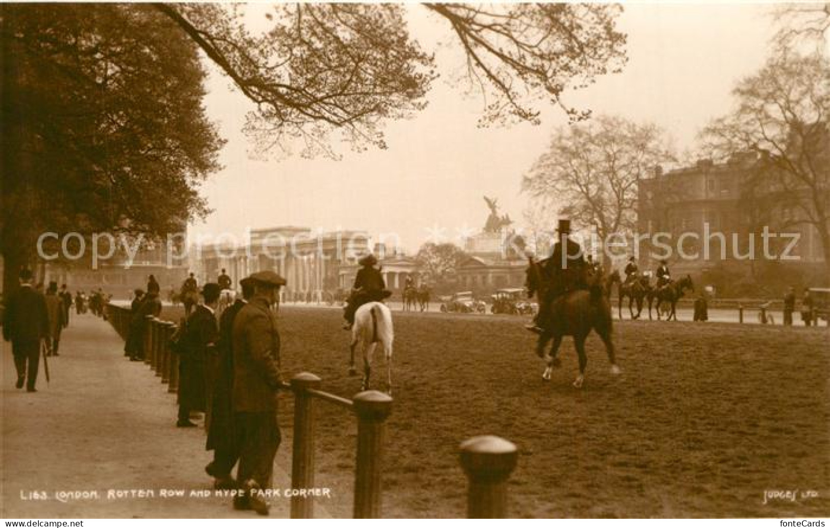 13364131 London Rotten Row And Hyde Park Corner Horses - Autres & Non Classés