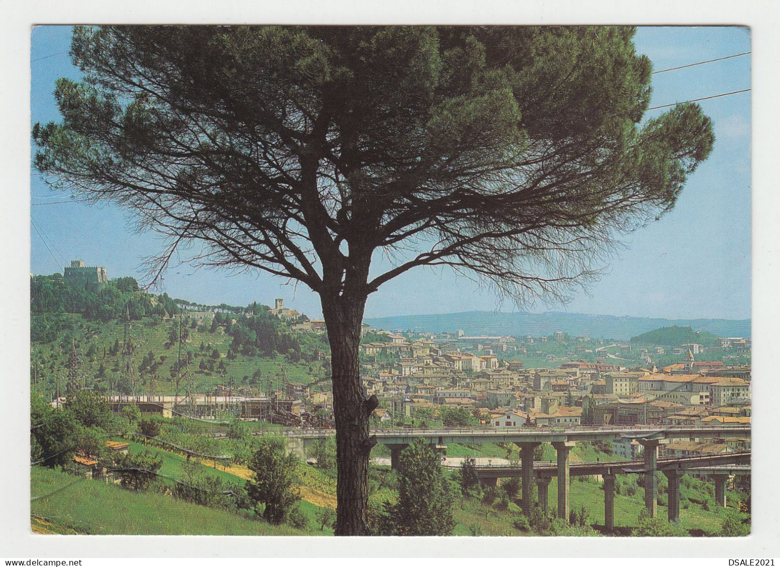 ITALY 1980s Pc W/Mi#2093 (500L) Stamp Castele Sent CAMPOBASSO To Bulgaria, General View Postcard CAMPOBASSO (4068) - 1981-90: Marcofilia