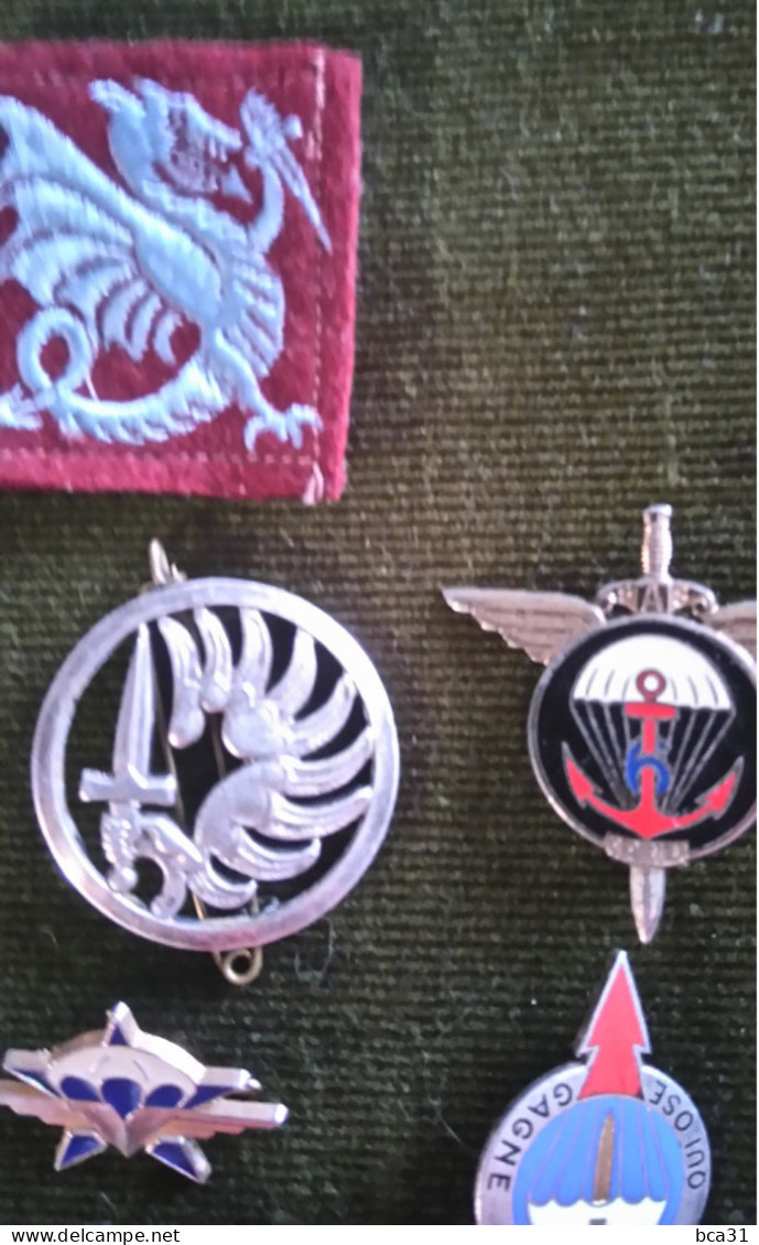 Lot D'insignes Et De Tissus D'unités Parachutistes - Army