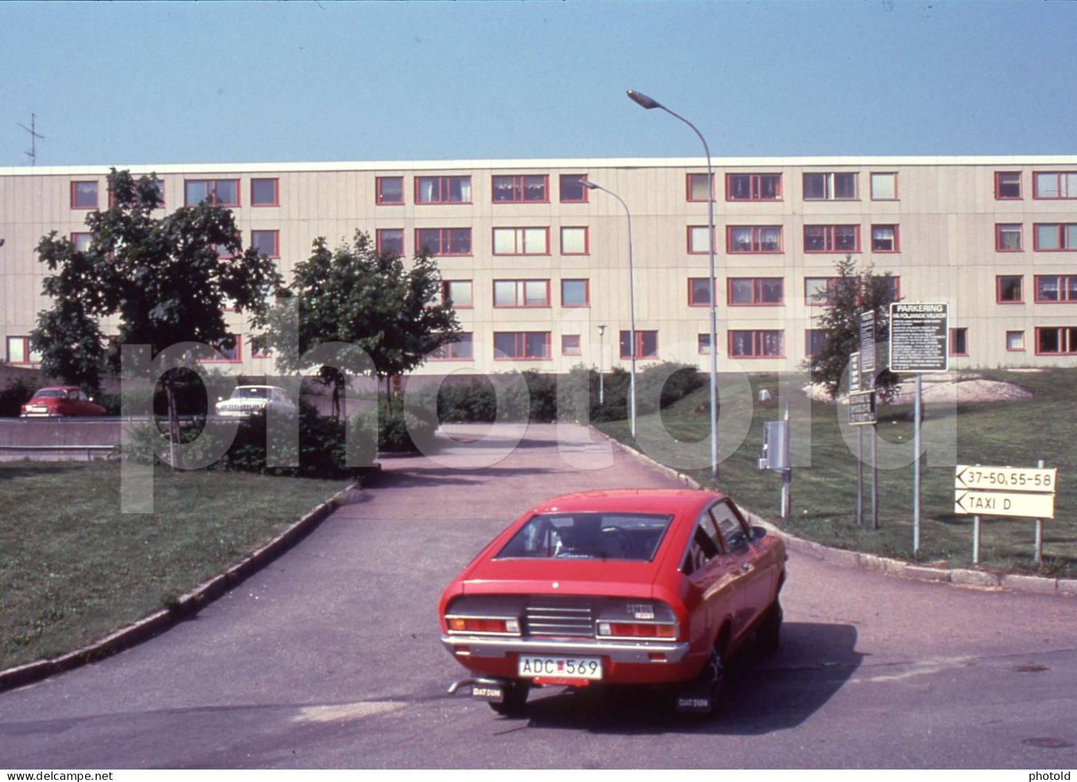 C 1980 DATSUN NISSAN 120Y COUPE SWEDEN SVERIG 35mm  DIAPOSITIVE SLIDE Not PHOTO No FOTO NB4094 - Diapositive