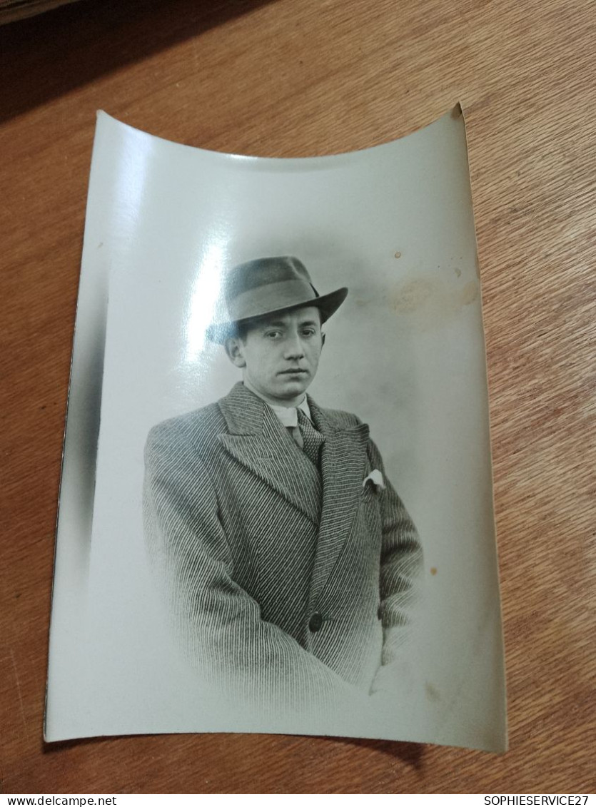 561 // PHOTO ANCIENNE HOMME AU CHAPEAU 8 X 12 CMS - Personas Anónimos