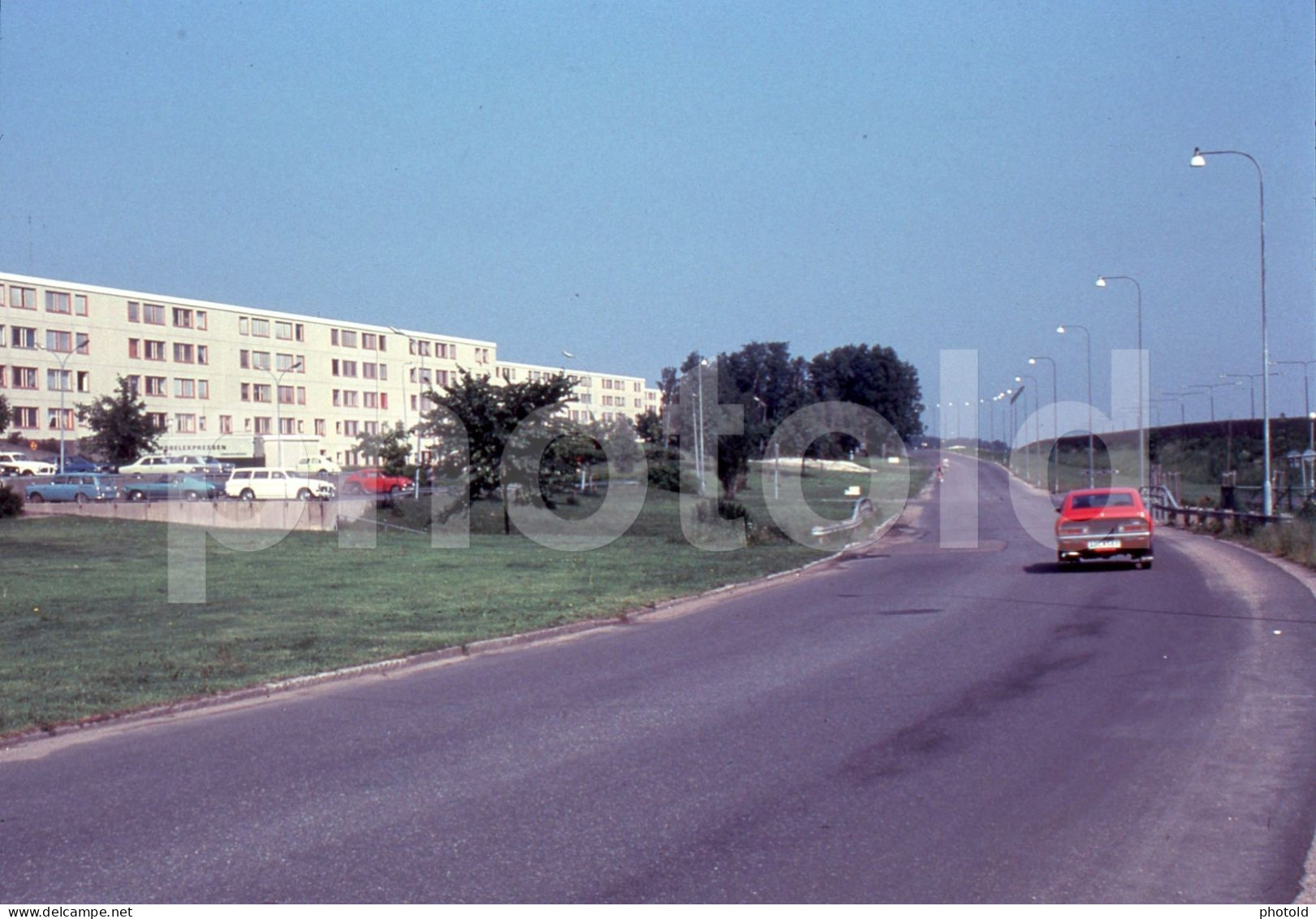 C 1980 DATSUN NISSAN 120Y COUPE VOLVO AMAZON SWEDEN SVERIG 35mm  DIAPOSITIVE SLIDE Not PHOTO No FOTO NB4095 - Dias