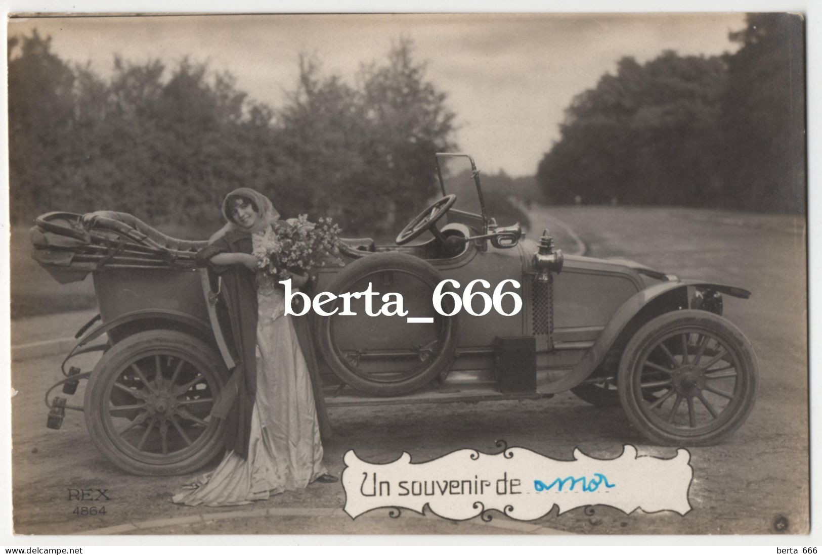 Photo CPA Jeune Femme * Un Souvenir De Amor * Young Lady * Auto Cabriolet Real Photo - Frauen