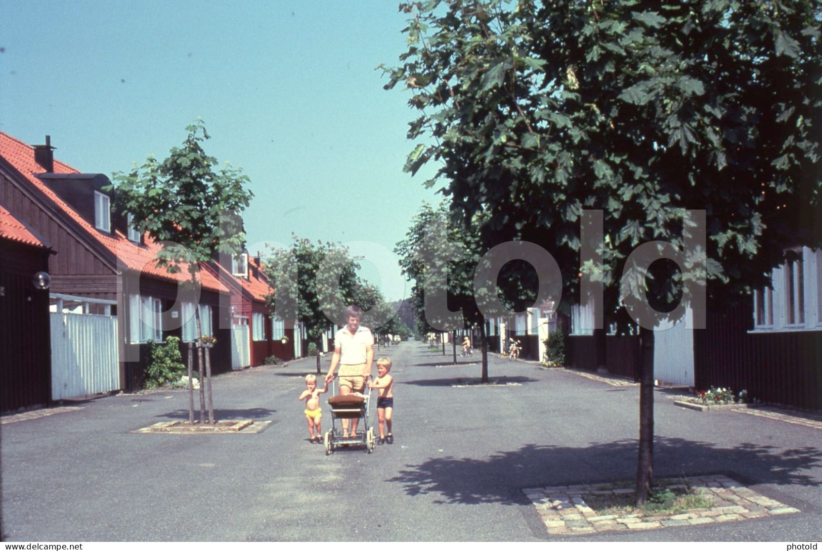 C 1980 CHILDREN SWEDEN SVERIG 35mm  DIAPOSITIVE SLIDE Not PHOTO No FOTO NB4098 - Diapositives (slides)