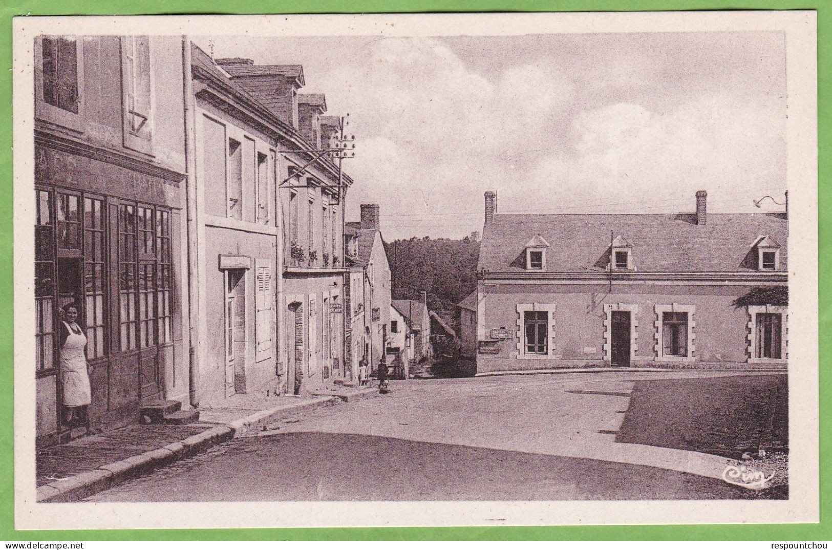 Belle CPA PRUILLE L'EGUILLE La Petite Place Animé Café De L'Union 72 Sarthe - Otros & Sin Clasificación