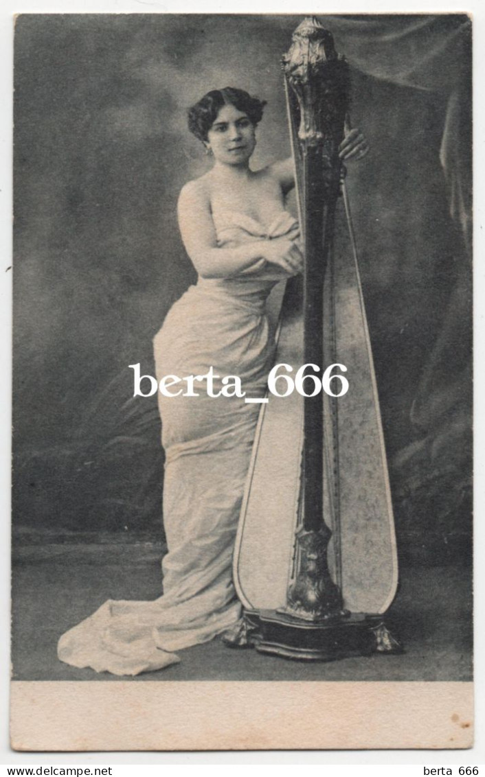 Photo CPA Dame Jouant De L'Harpe * Lady Playing Harp Real Photo - Femmes