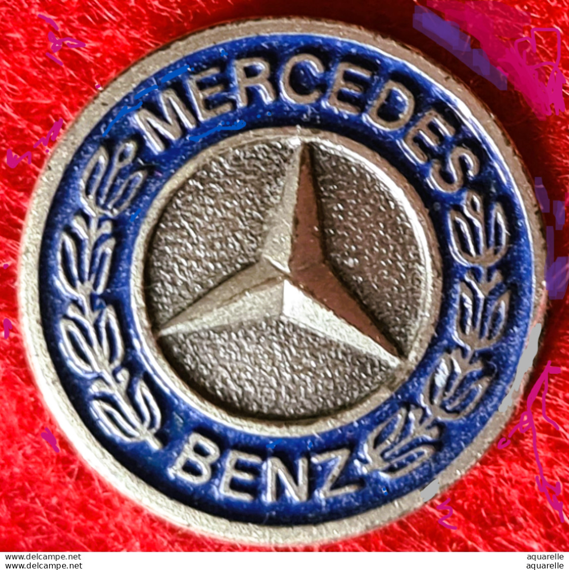 SUPER PIN'S MERCEDES BENZ : LOGO ARGENT 3D, Centre Argent En Creux Satiné, Diamètre 2cm - Mercedes