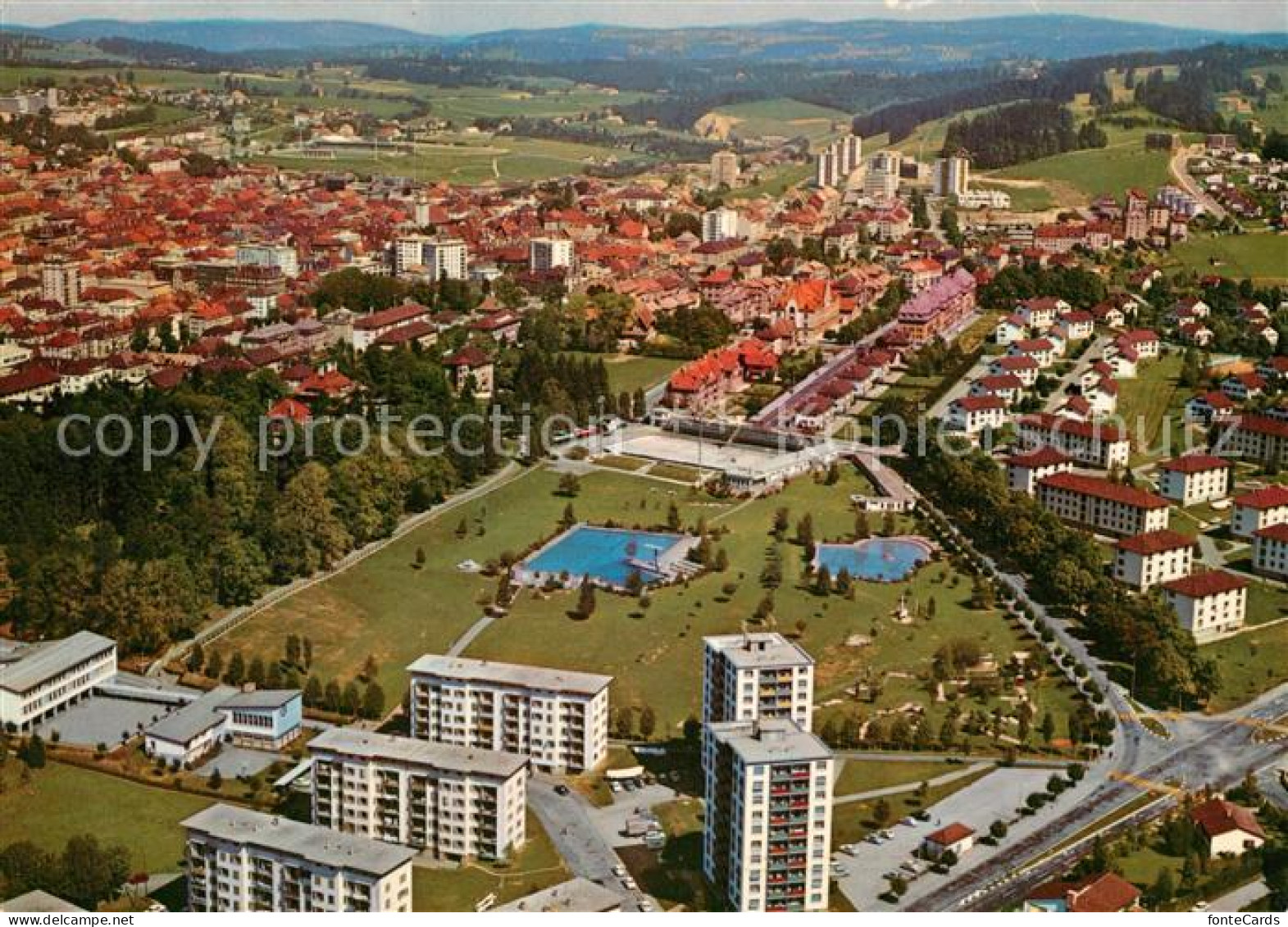 13317598 La Chaux-de-Fonds Piscine Patinoire Vue Generale Aerienne La Chaux-de-F - Autres & Non Classés