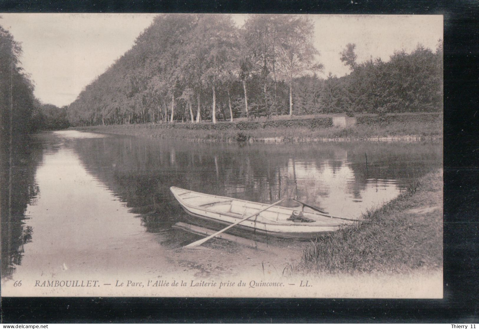 Cpa 78 Rambouillet Le Parc, L'allée De La Laiterie Prise Du Quinconce - Rambouillet