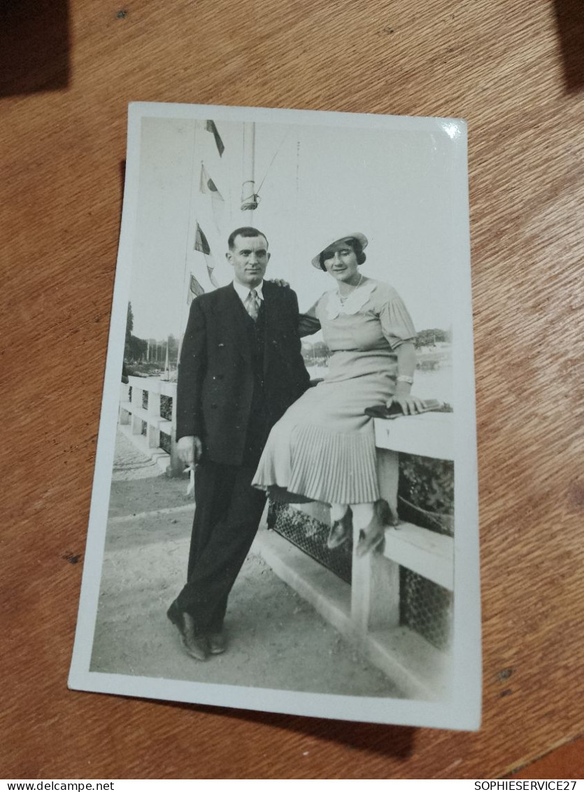 561 // PHOTO ANCIENNE COUPLE  11 X 7 CMS - Personnes Anonymes