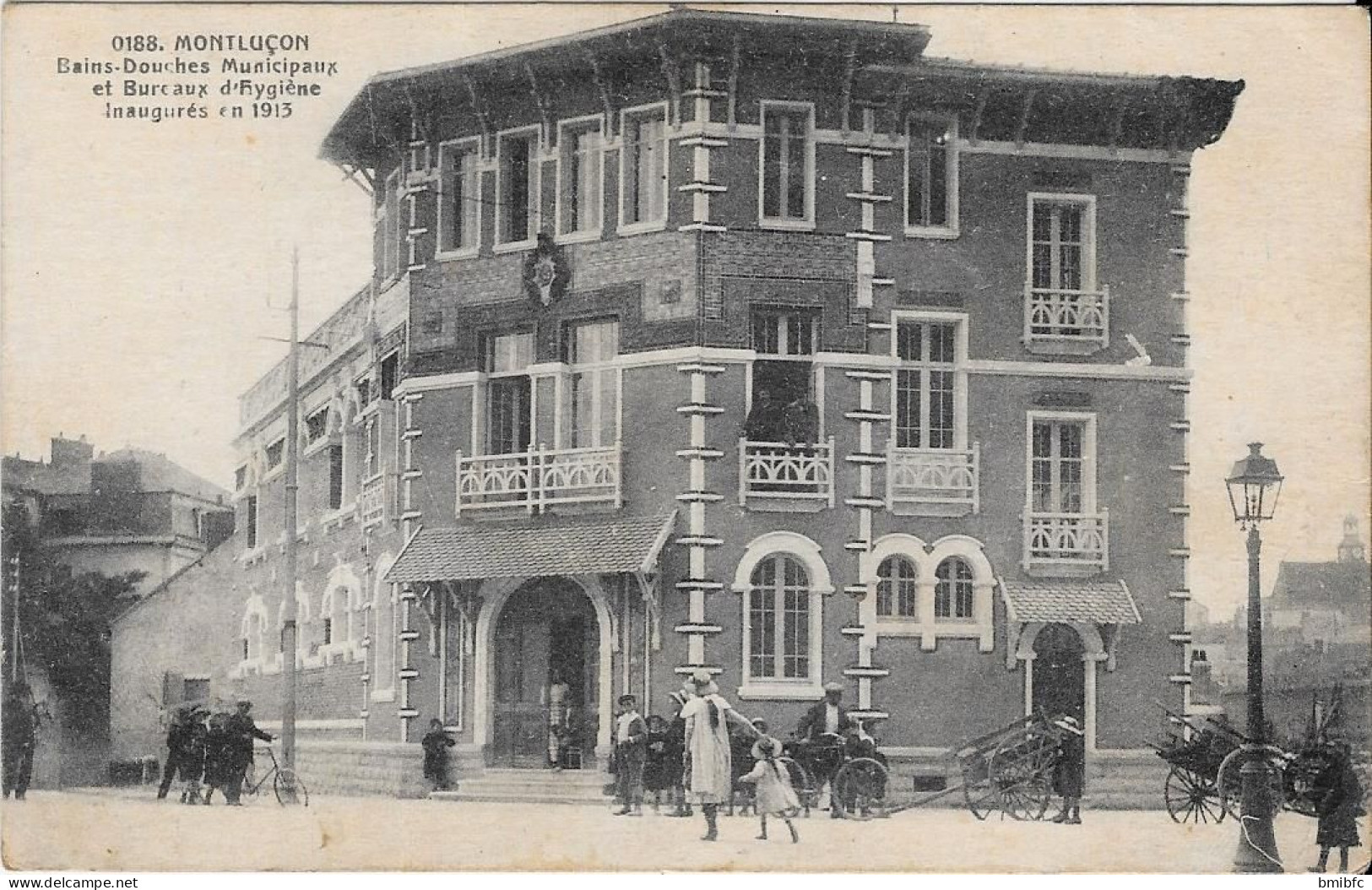 MONTLUCON - Bains-Douches Municipaux Et Bureaux D'Hygiène Inaugurés En 1913 - Montlucon