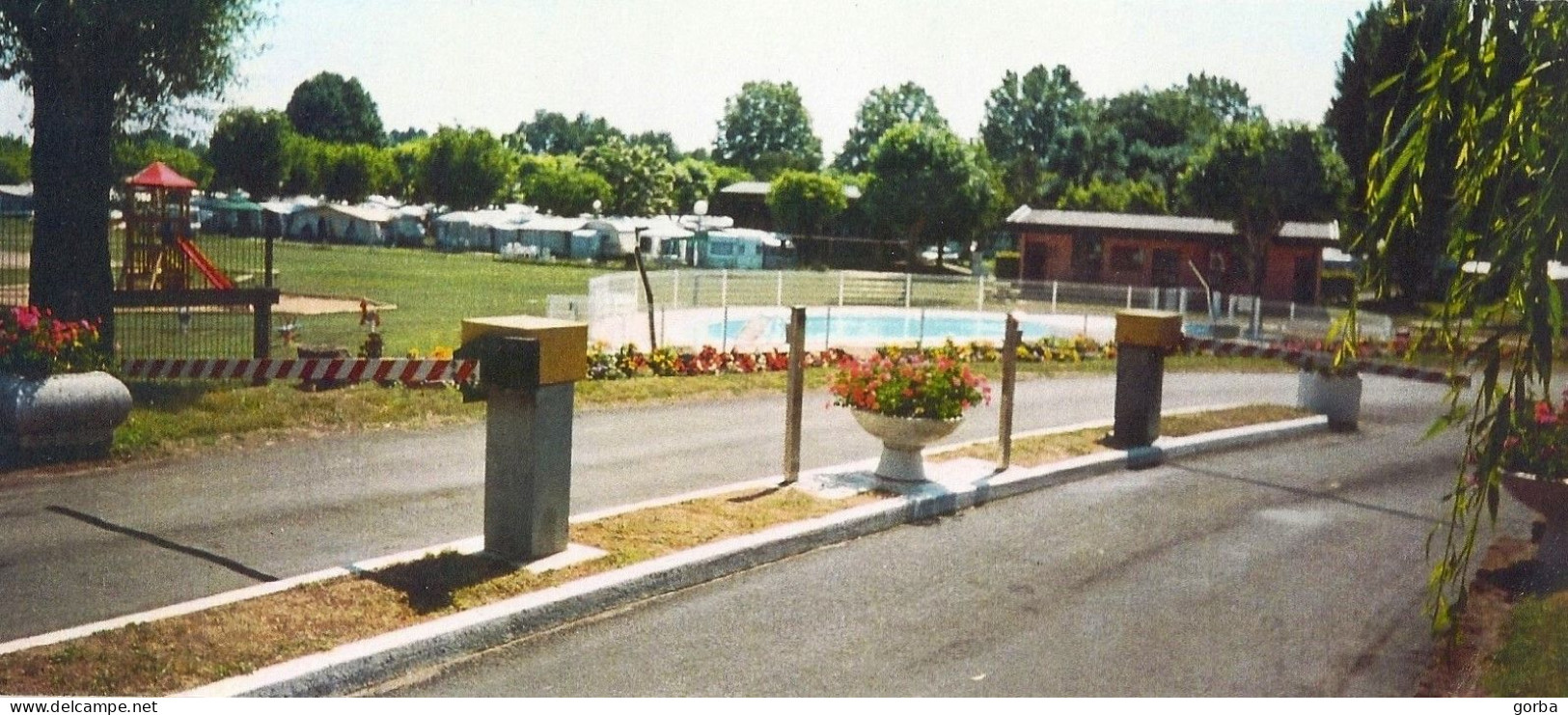 *CPM - Carte De Vœux - Entrée D'un Camping Municipal - Lieux à Situer - Nieuwjaar