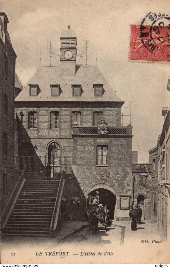 76 , Cpa LE TREPORT , 52 , L'Hotel De Ville  (14578.V24) - Le Treport