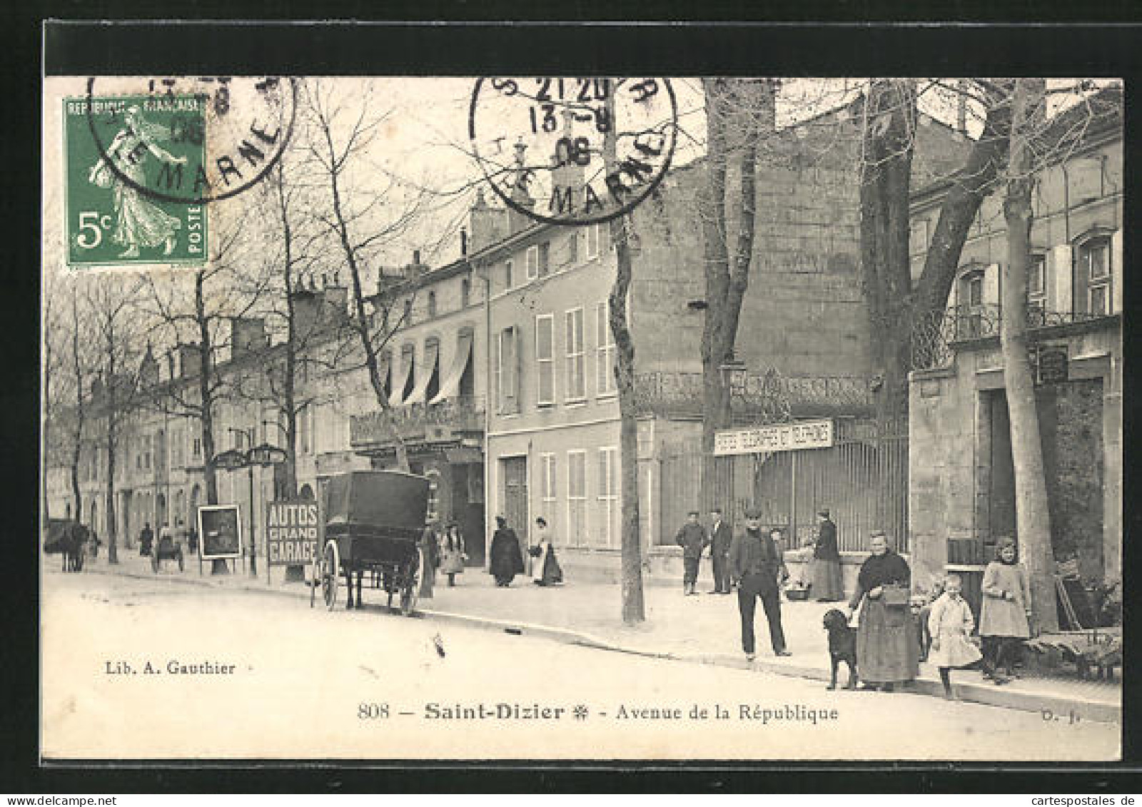 CPA Saint-Dizier, Avenue De La République, Blick In Die Strasse  - Saint Dizier