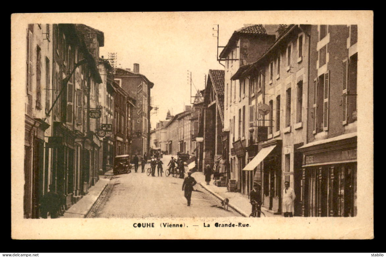 86 - COUHE - LA GRANDE RUE - Couhe