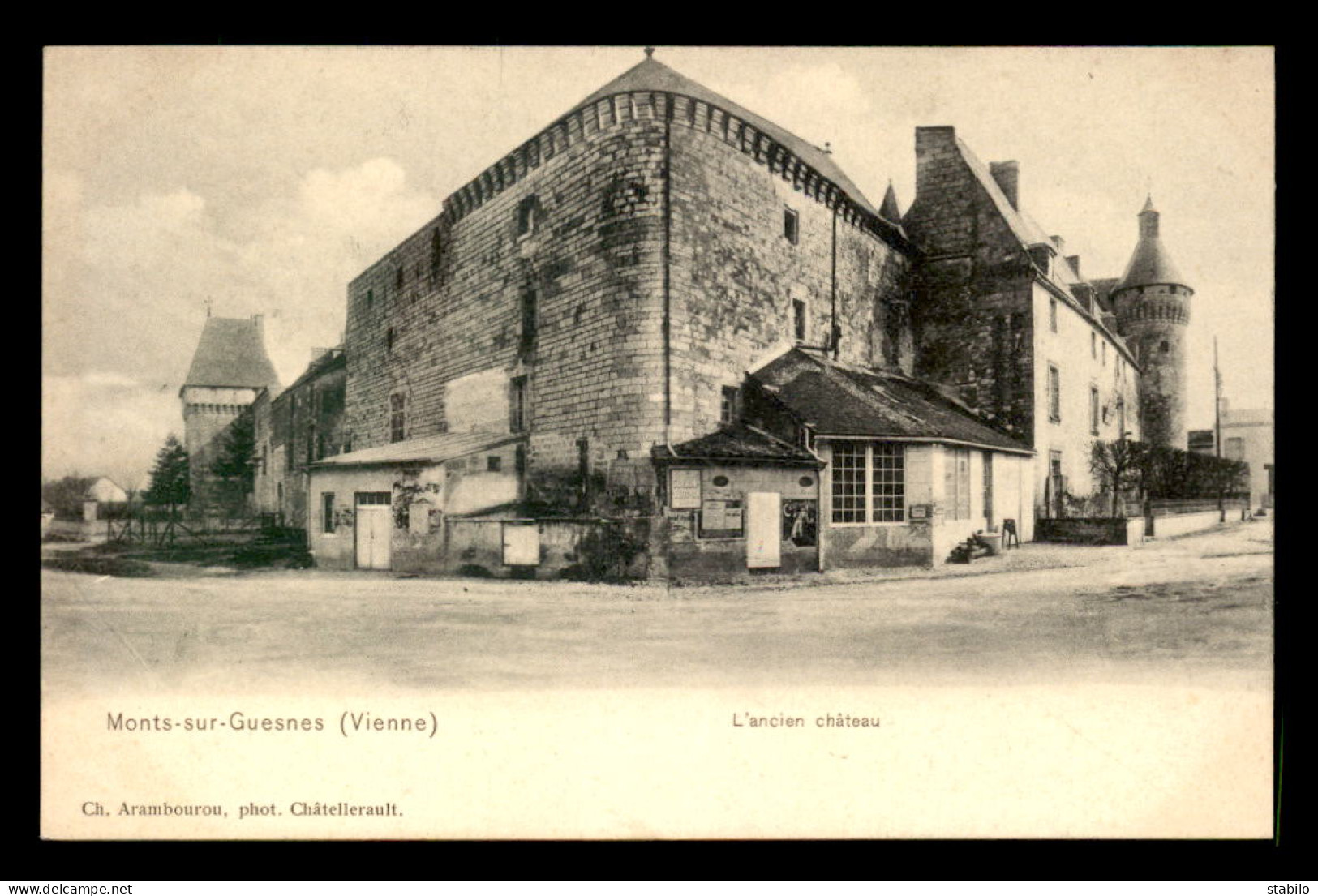 86 - MONTS-SUR-GUESNES - L'ANCIEN CHATEAU - Monts Sur Guesnes