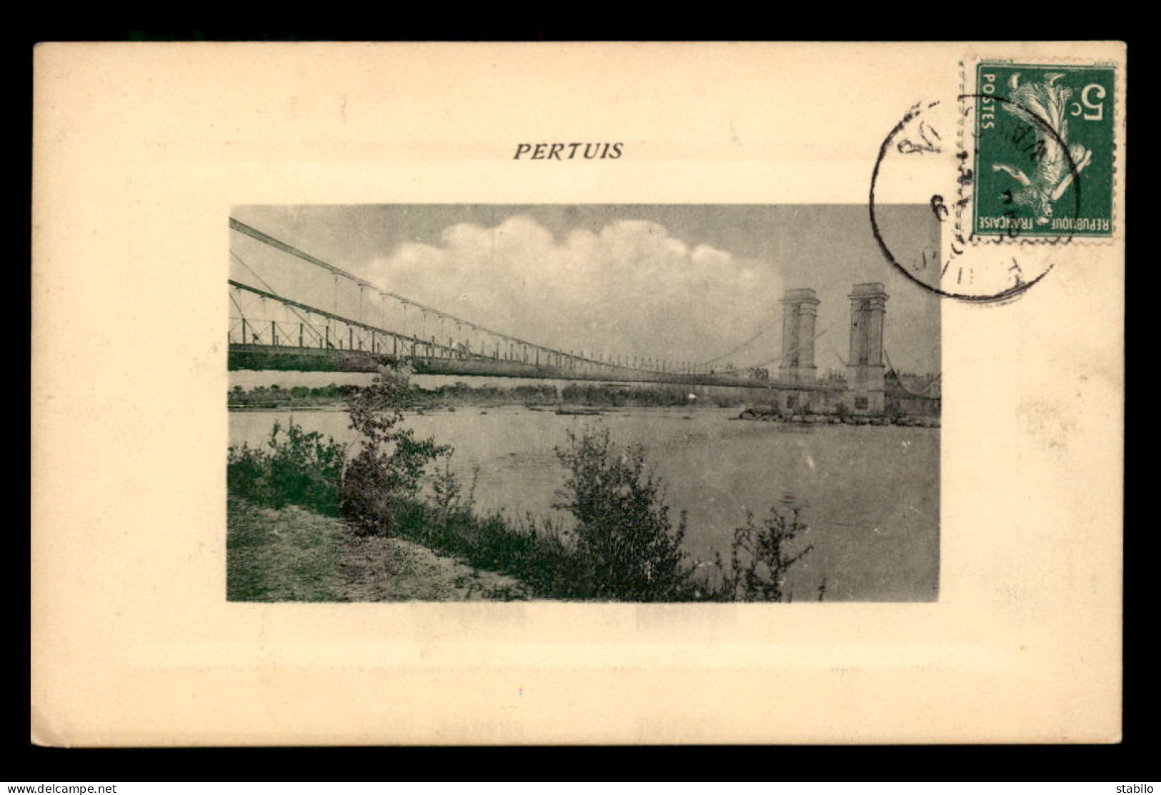 84 - PERTUIS - VUE SUR LE PONT SUSPENDU - Pertuis