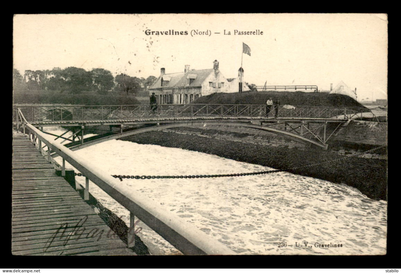 59 - GRAVELINES - LA PASSERELLE SUR LE CANAL - Gravelines