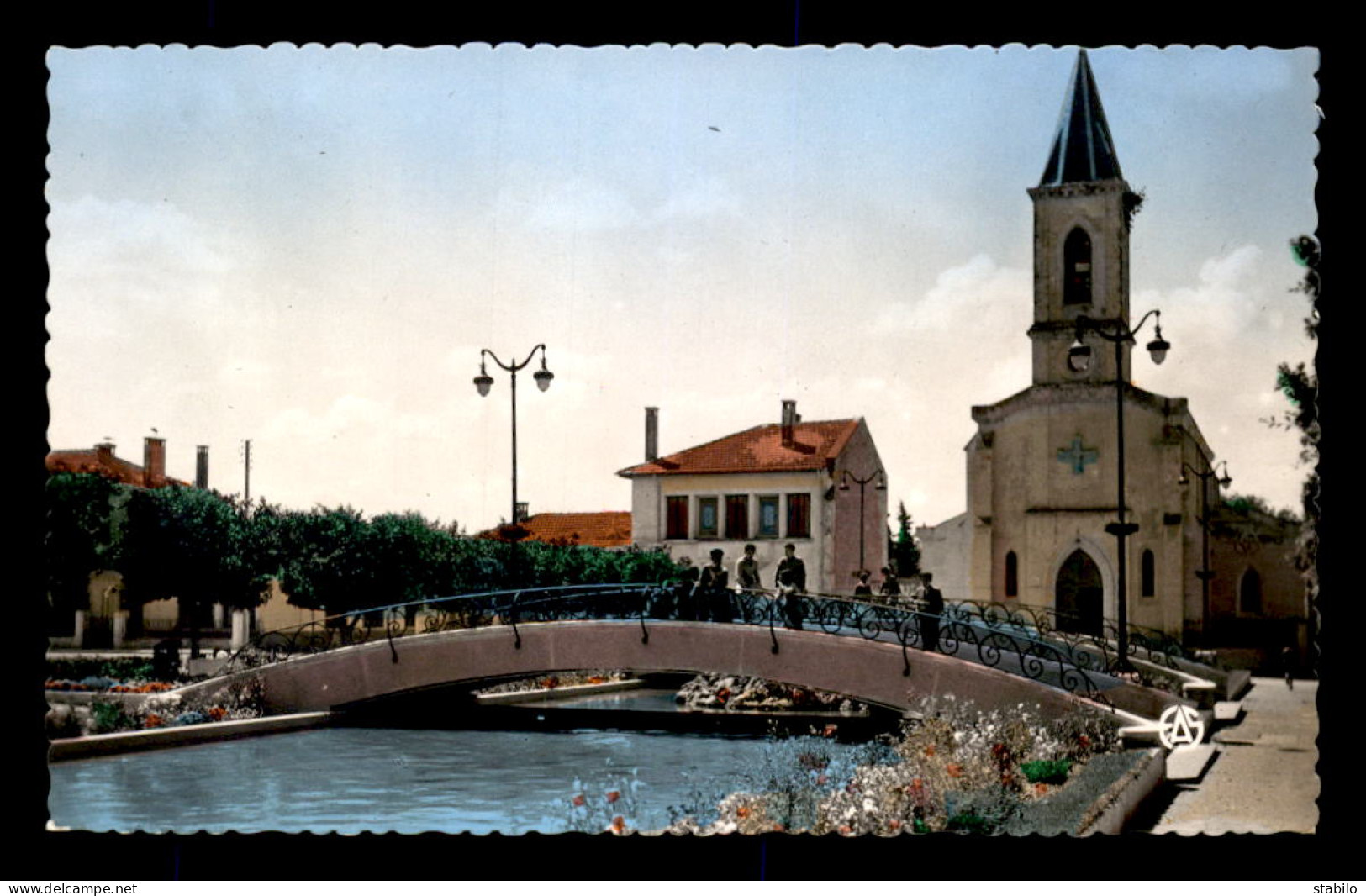 ALGERIE - LOURMEL - LE JARDIN ET L'EGLISE - Otros & Sin Clasificación