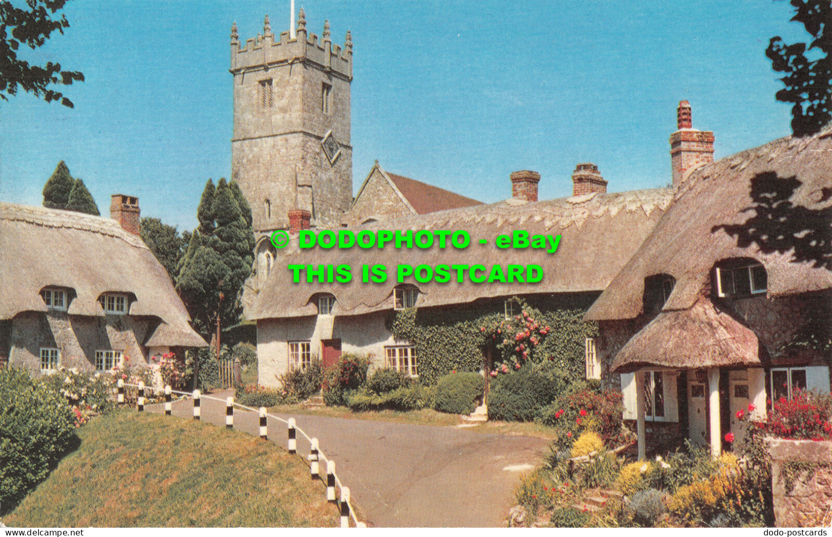 R522429 I. W. Godshill. Old Cottages And Church. W. J. Nigh. Jarrold - Monde