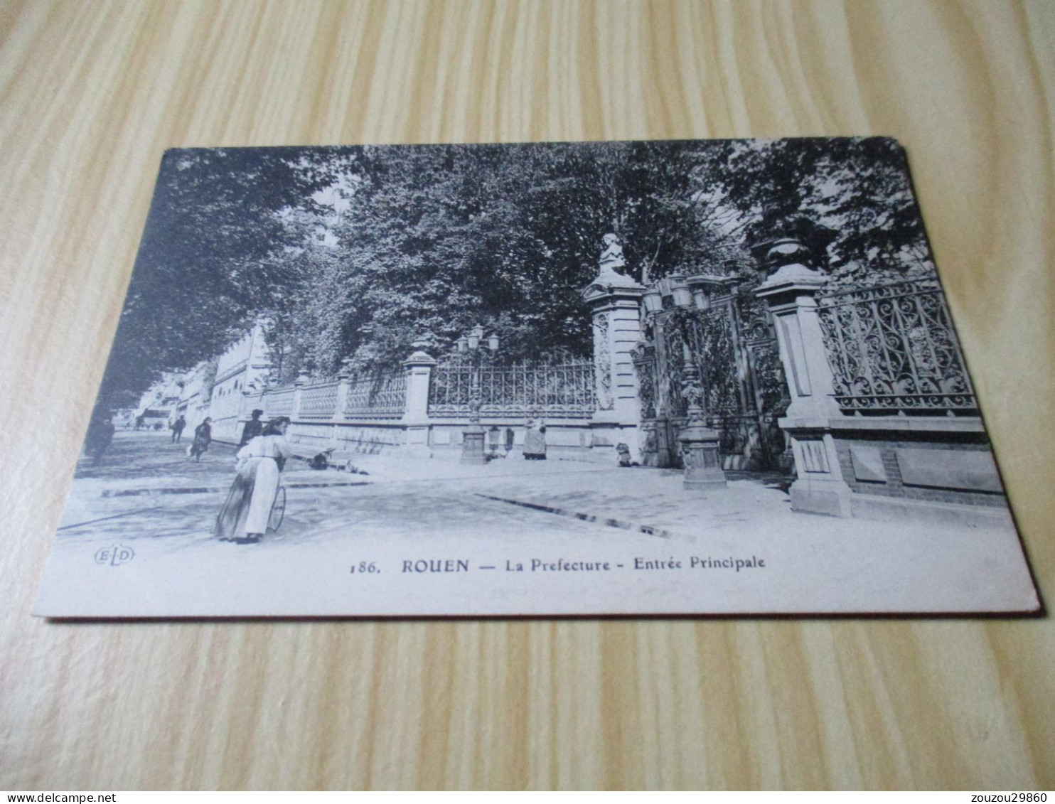 CPA Rouen (76).La Préfecture - Entrée Principale - Carte Animée. - Rouen