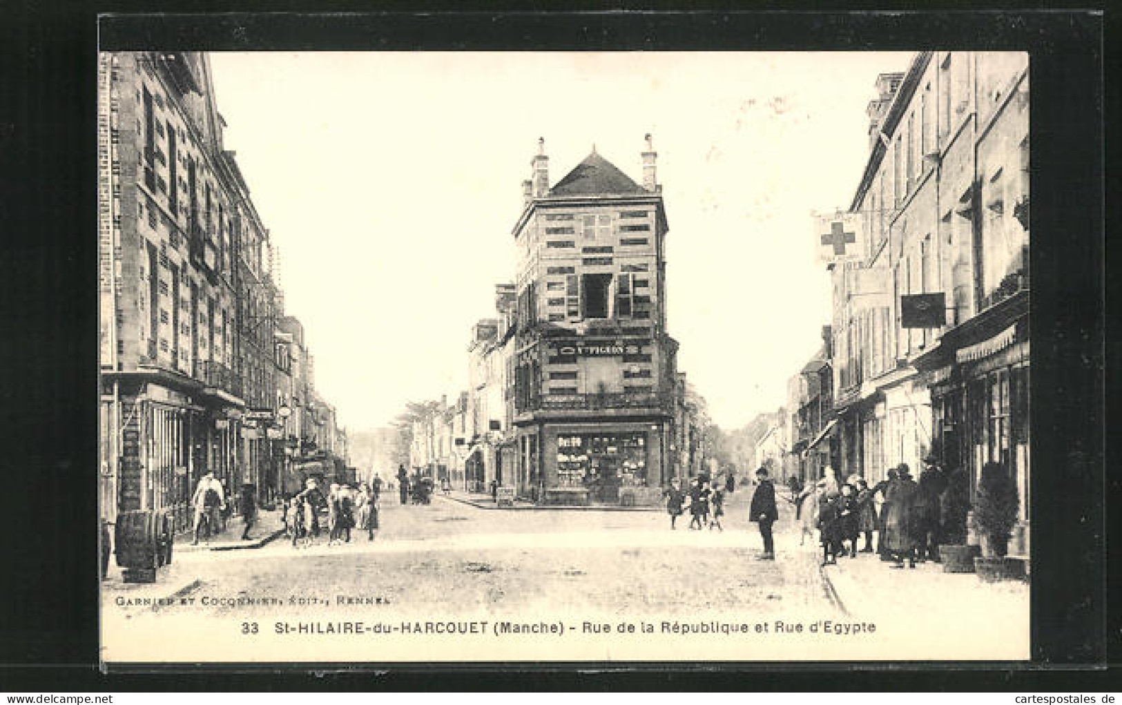CPA Saint-Hilaire-du-Harcouet, Rue De La Republique Et Rue D'Egypte  - Saint Hilaire Du Harcouet