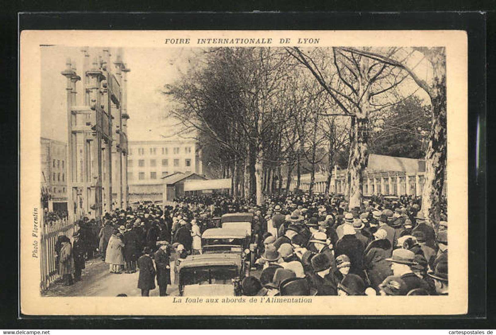 AK Lyon, Foire Internationale, La Foule Aux Abords De L`Alimentation  - Tentoonstellingen