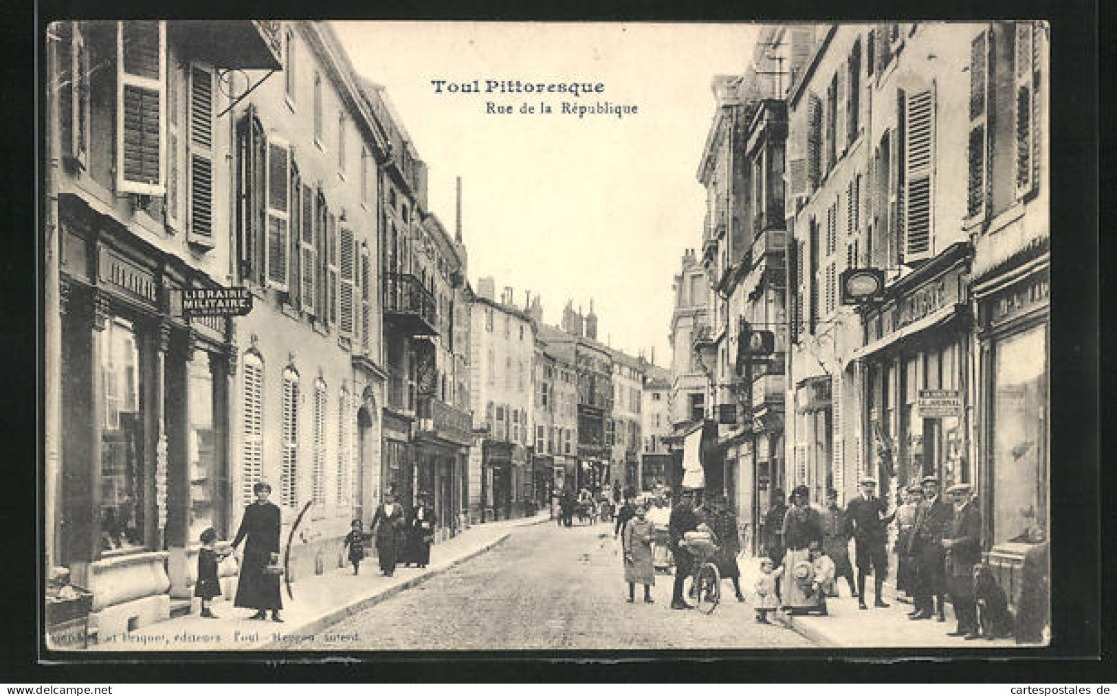 CPA Toul, Rue De La République, Vue De La Rue  - Toul