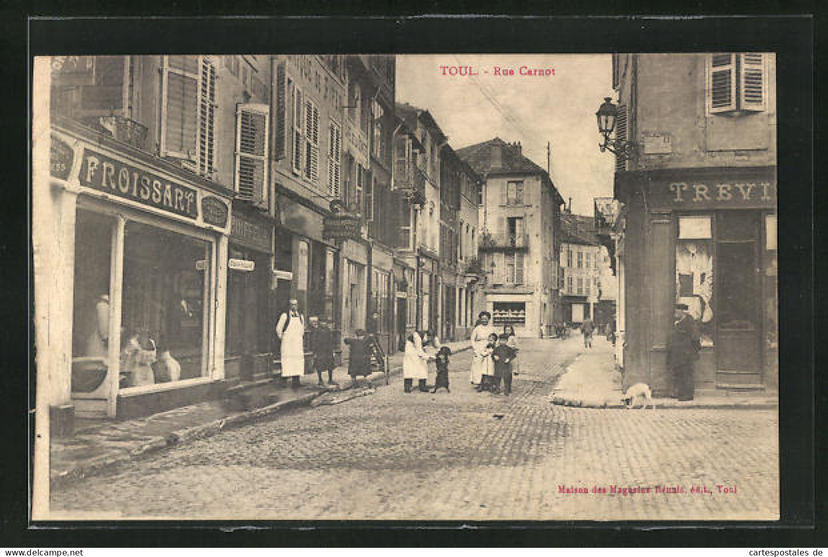 CPA Toul, Rue Carnot, Vue De La Rue  - Toul