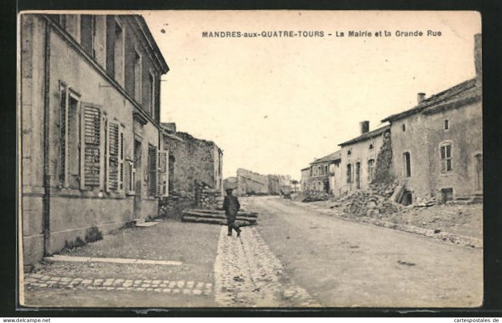 CPA Mandres-aux-Quatre-Tours, La Mairie Et La Grande Rue  - Autres & Non Classés