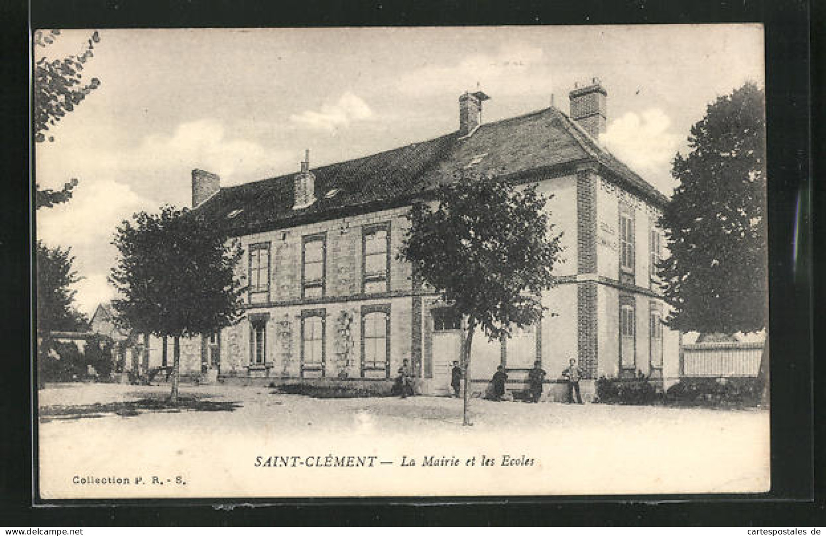 CPA Saint-Clement, La Mairie Et Les Ecoles  - Autres & Non Classés