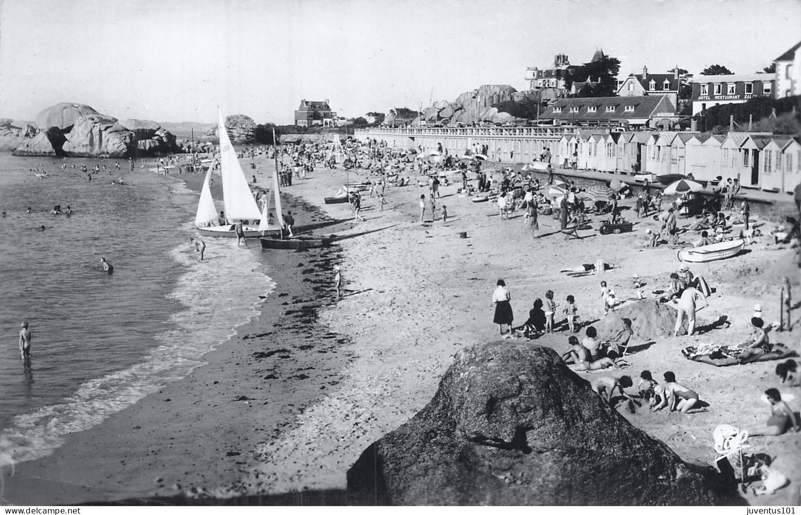 CPSM Trégastel-La Plage-Timbre       L2872 - Trégastel