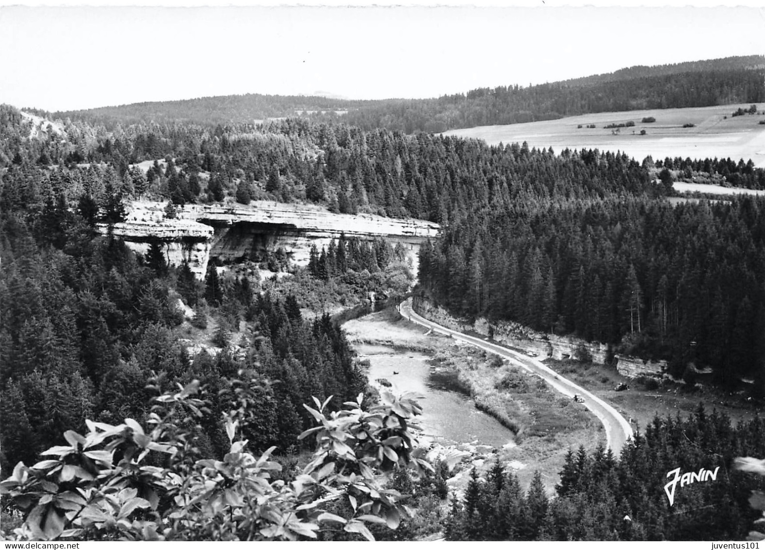 CPSM Route De Morteau à Pontarlier       L2873 - Sonstige & Ohne Zuordnung