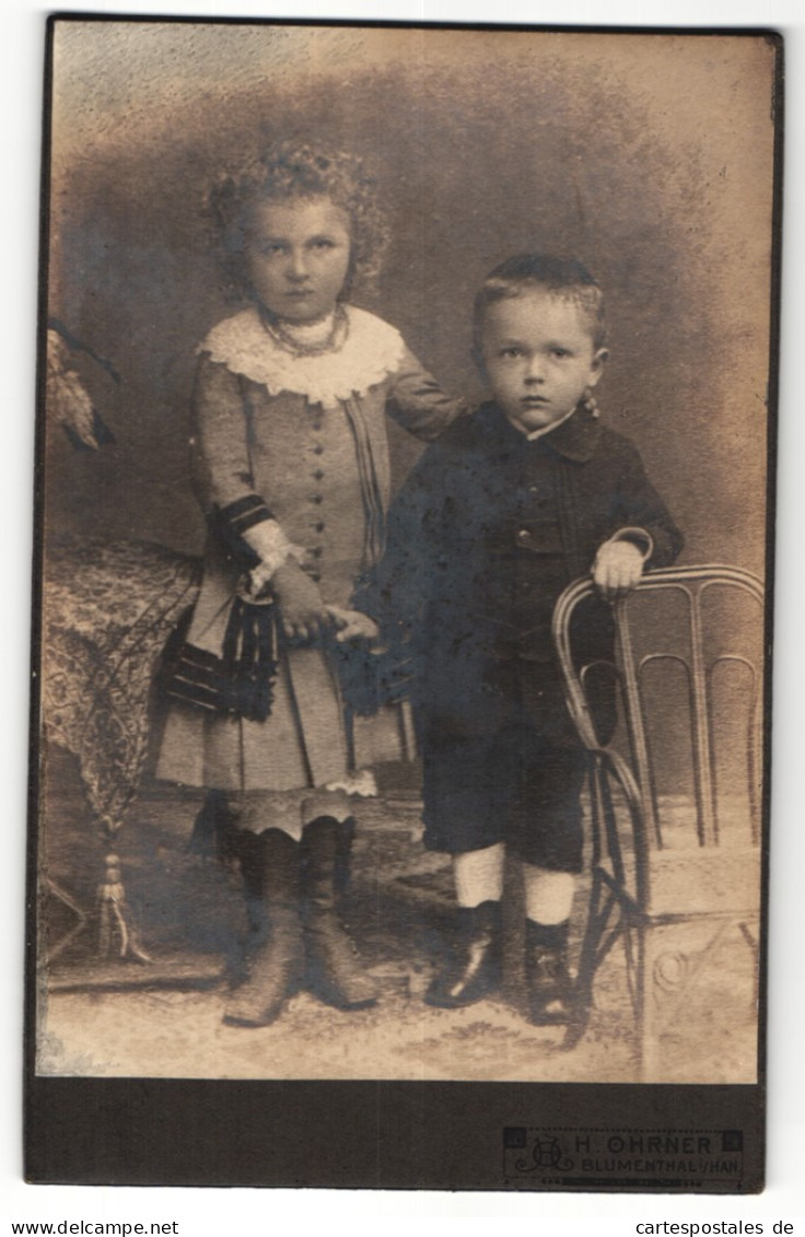 Fotografie H. Ohrner, Blumenthal I / Han., Portrait Hübsch Gekleidetes Kinderpaar Sich An Der Hand Haltend  - Persone Anonimi