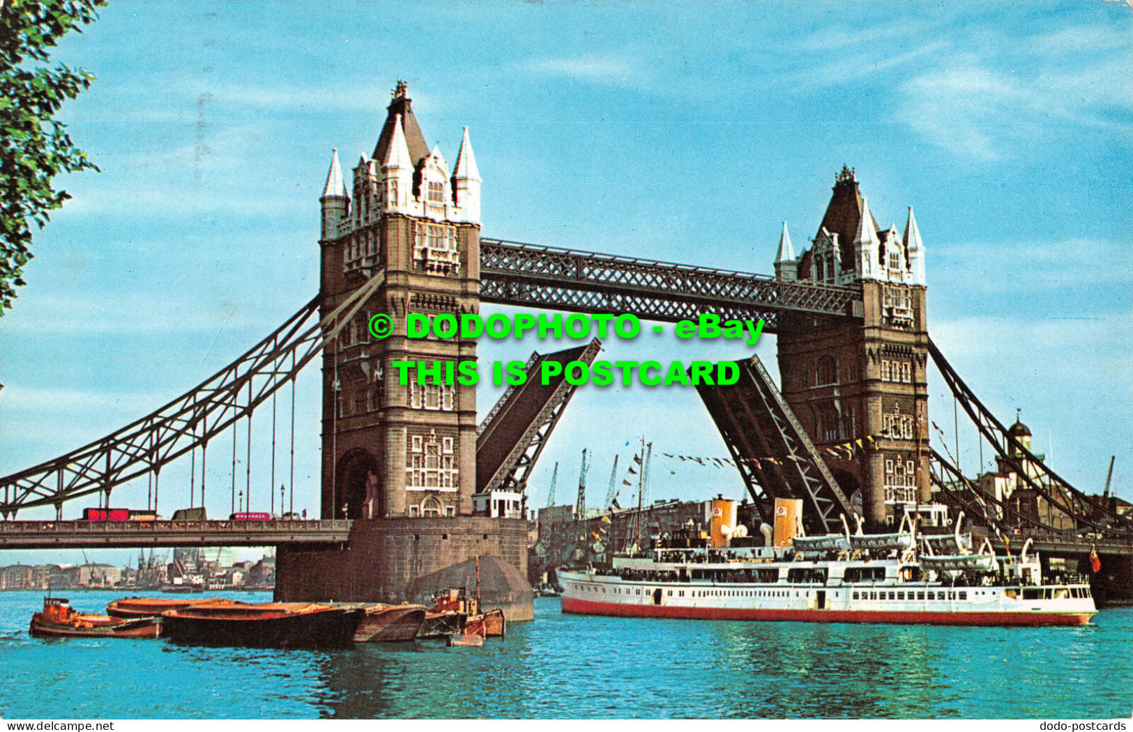 R523355 London. Tower Bridge. The Photographic Greeting Card. Natural Colour Ser - Autres & Non Classés