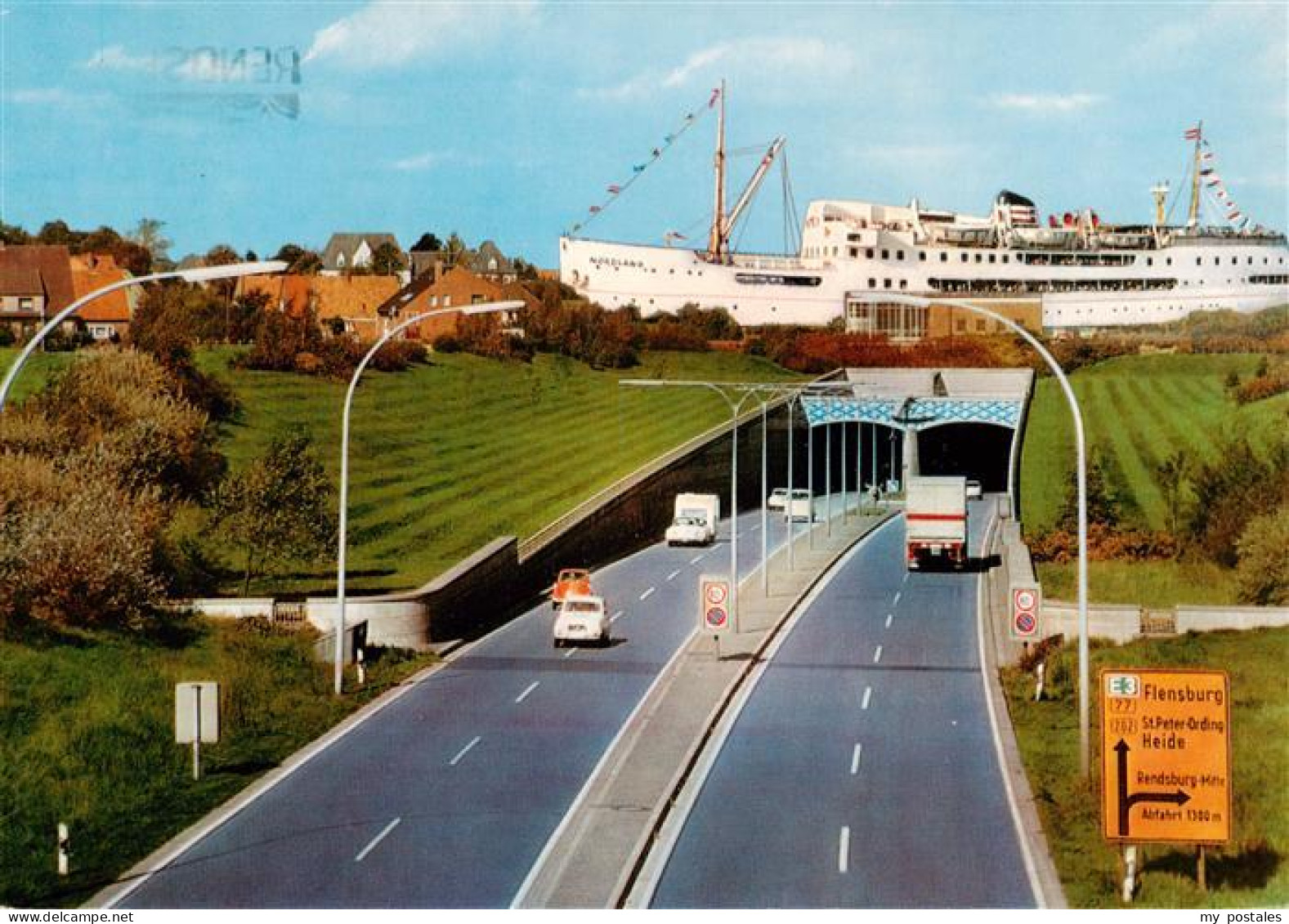 73941246 Rendsburg Strassentunnel Unter Dem Nord-Ostsee-Kanal Dampfer - Rendsburg