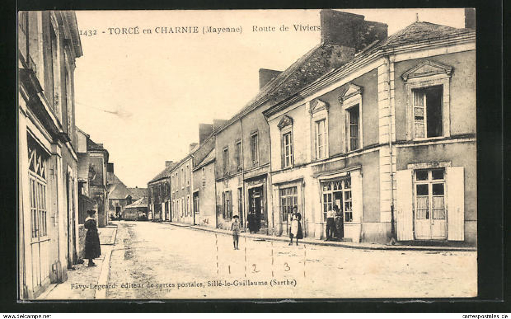 CPA Torcé-en-Charnie, Route De Viviers, Vue De La Rue  - Other & Unclassified
