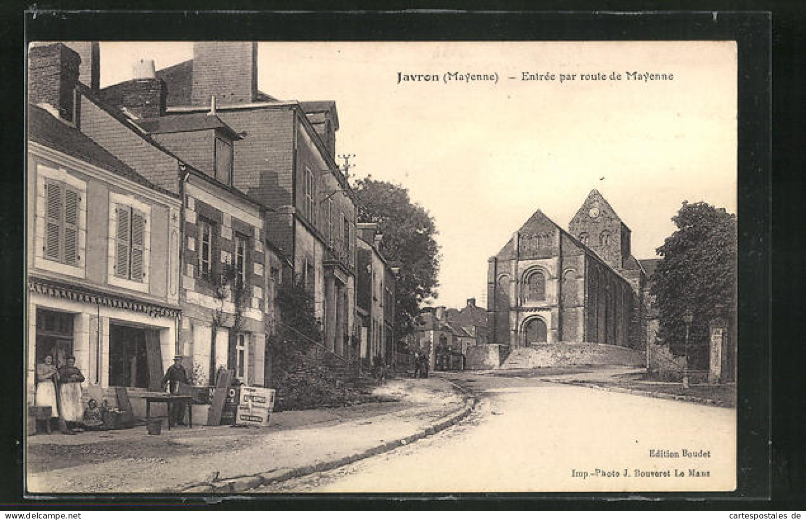 CPA Javron, Entrée Par Route De Mayenne  - Mayenne