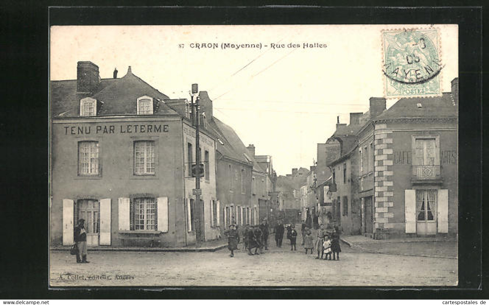 CPA Craon, Rue Des Halles  - Craon