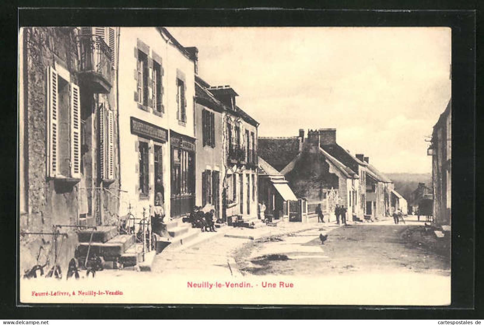 CPA Neuilly-le-Vendin, Vue De La Rue Avec Drei Fille Auf Banque  - Sonstige & Ohne Zuordnung