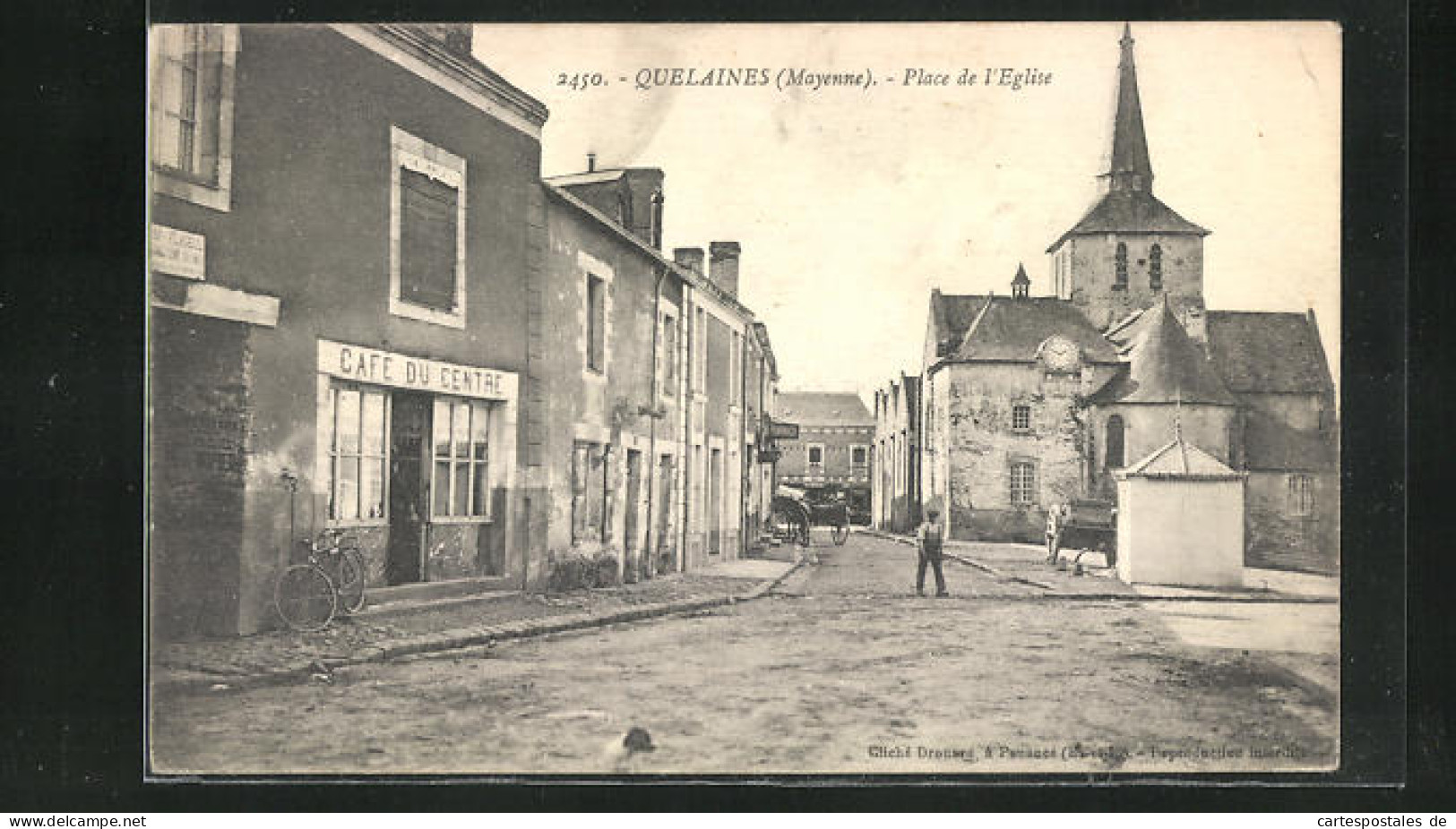 CPA Quelaines, Place De L'Eglise, Cafe Du Centre  - Altri & Non Classificati