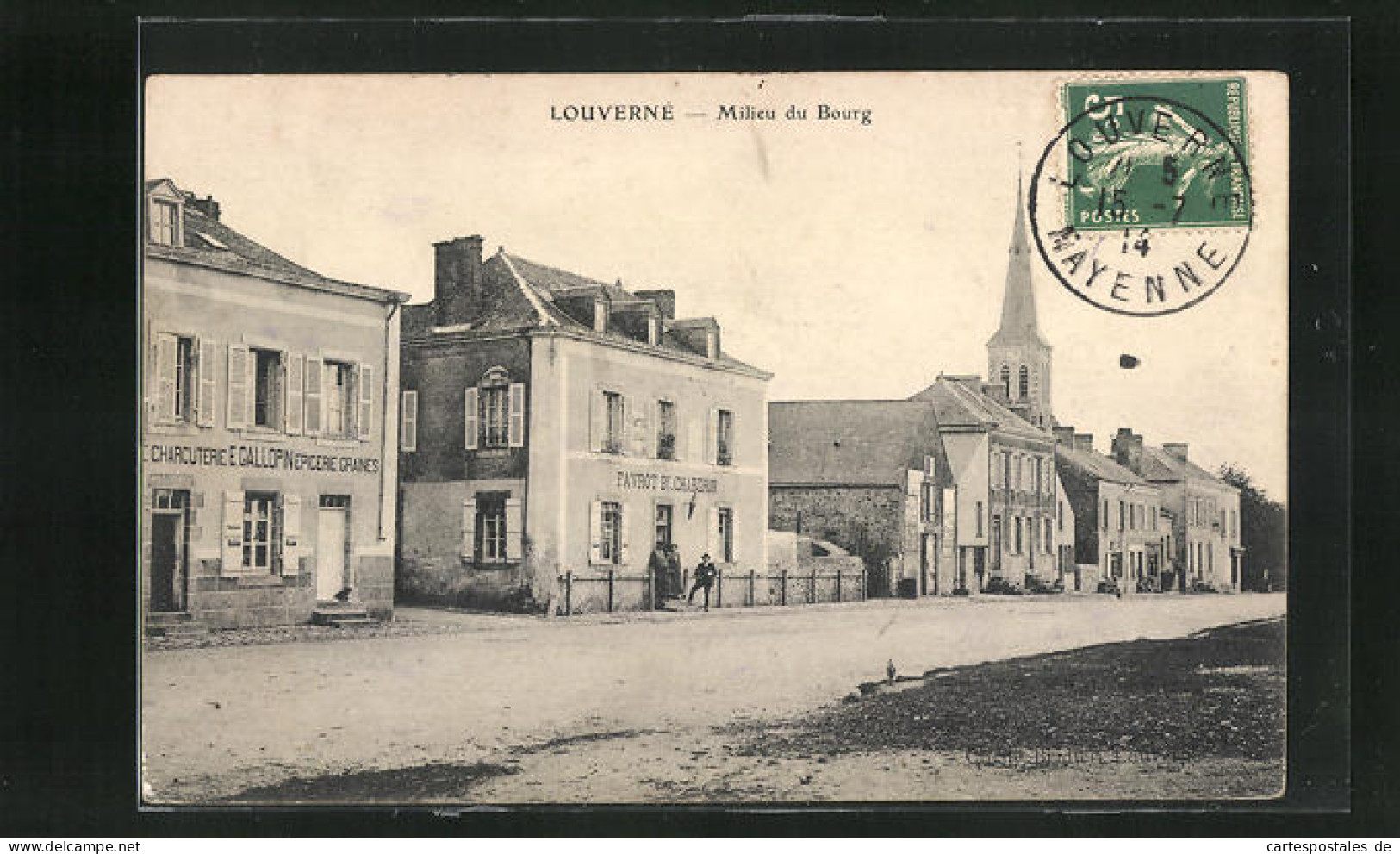 CPA Louverné, Milieu Du Bourg  - Sonstige & Ohne Zuordnung