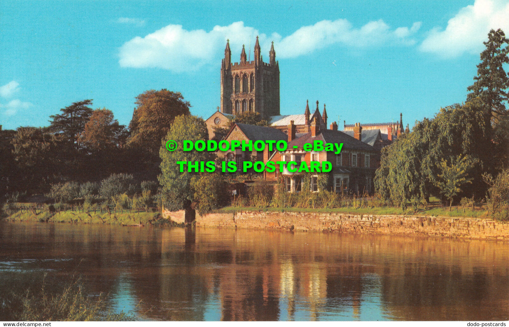 R523658 Hereford. The Cathedral. Postcard - Mondo