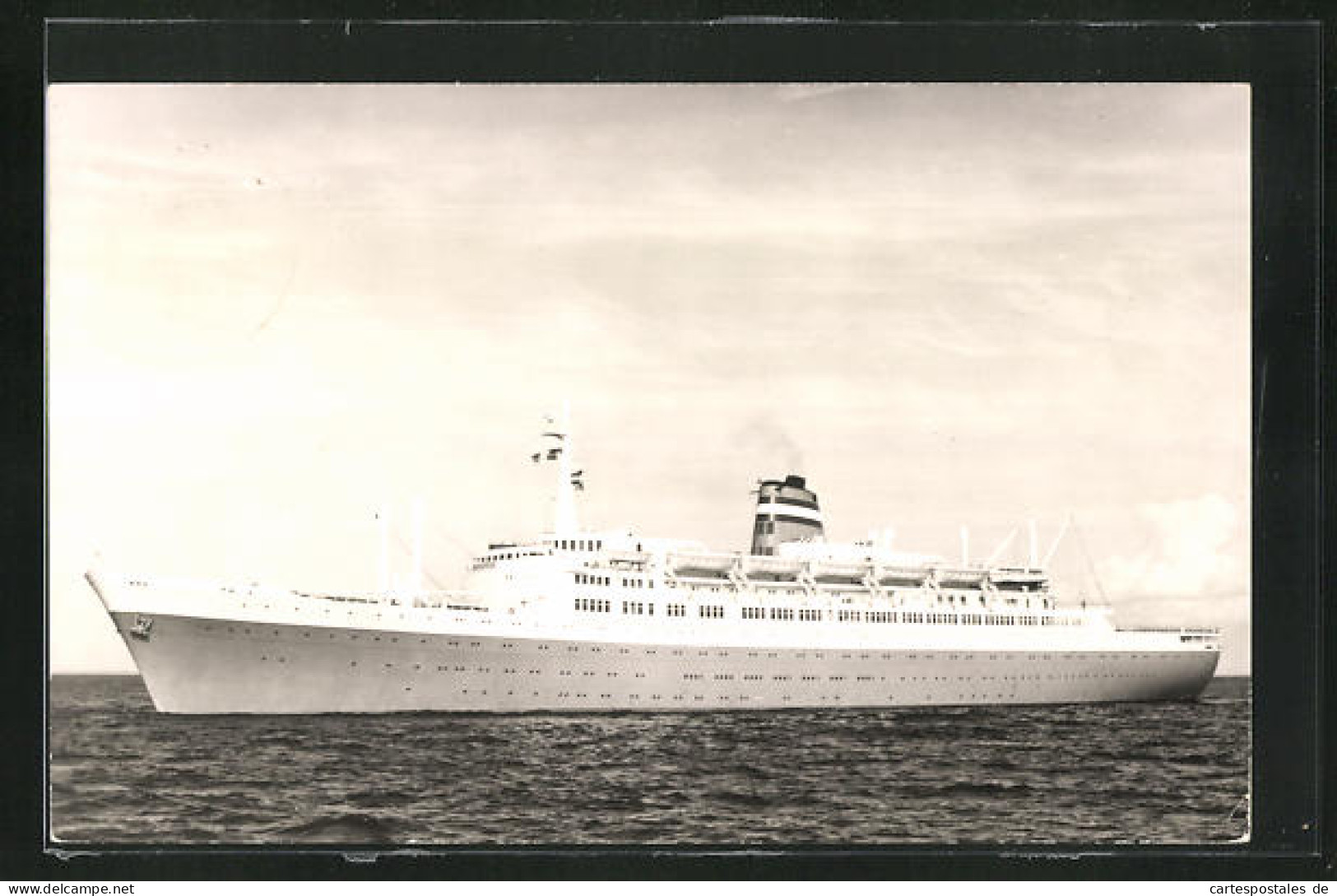 AK Passagierschiff SS Statendam Der Holland-Amerika Linie Im Sonnenschein  - Steamers