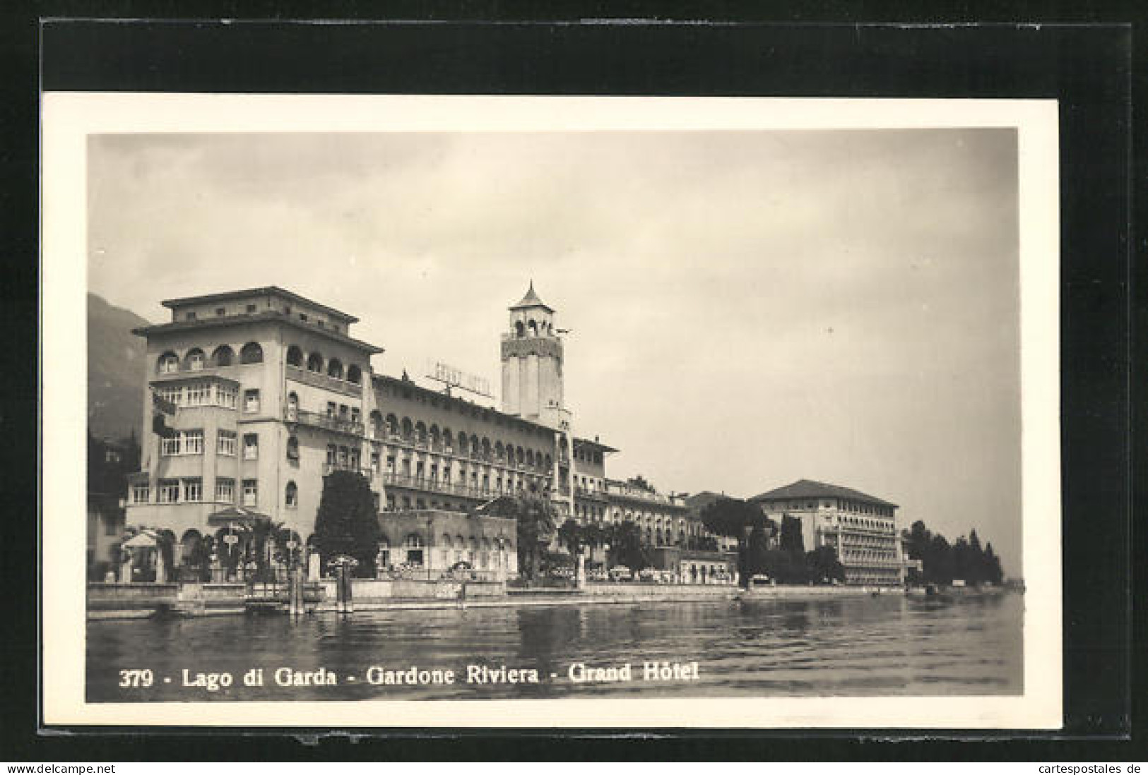 Cartolina Gardone Riviera, Blick Auf Das Grand Hotel  - Autres & Non Classés